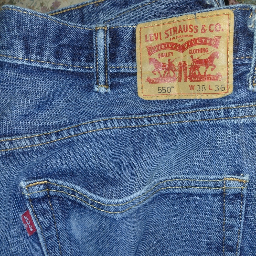 Levi's 550 Relaxed Fit Men's Jeans - Classic Blue Denim
